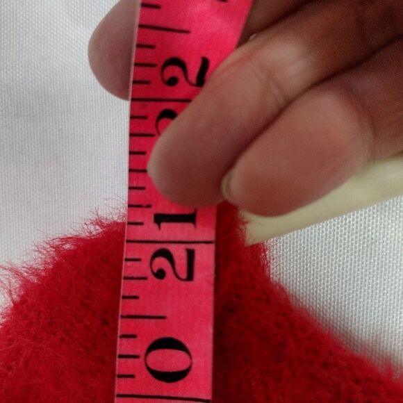 Victoria's secret sweater  - Picture 7 of 7